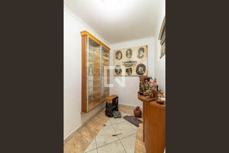 Casa à venda com 486m², 4 quartos e 6 vagas Casa à venda com 486m², 4 quartos e 6 vagasQuarto da Garagem