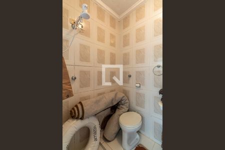 Casa à venda com 486m², 4 quartos e 6 vagas Casa à venda com 486m², 4 quartos e 6 vagasBanheiro da Edícula