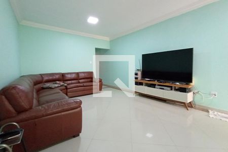 Sala de casa à venda com 3 quartos, 240m² em Vila Guilhermina, São Paulo