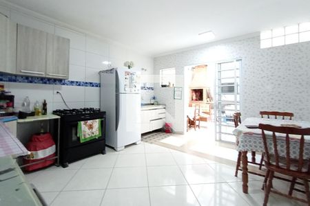 Casa à venda com 240m², 3 quartos e 2 vagasCozinha