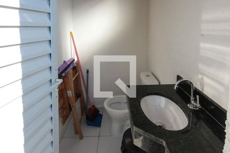 Studio à venda com 27m², 1 quarto e sem vaga Studio à venda com 27m², 1 quarto e sem vagaBanheiro da Área comun