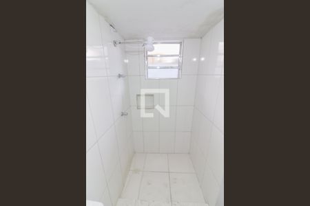 Banheiro de kitnet/studio para alugar com 1 quarto, 30m² em Jardim Lucia, São Paulo