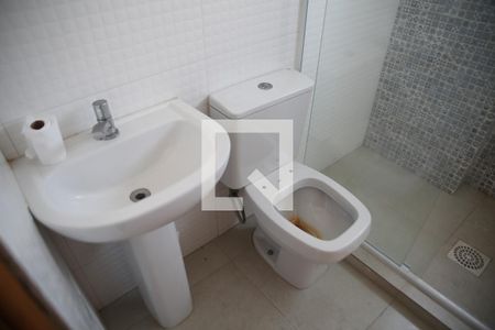 Banheiro social de apartamento para alugar com 3 quartos, 155m² em Boqueirão, Praia Grande