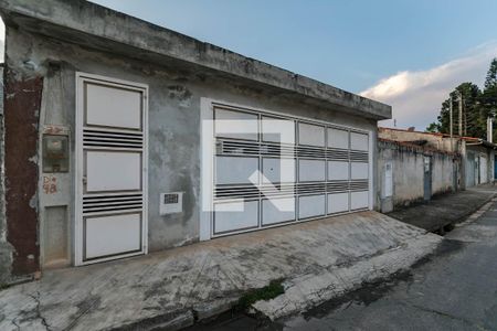 Casa para alugar com 200m², 2 quartos e 10 vagasFachada