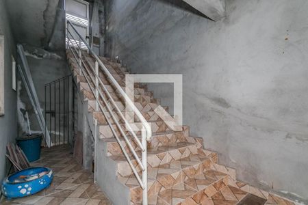 Casa para alugar com 200m², 2 quartos e 10 vagasEscada - Garagem