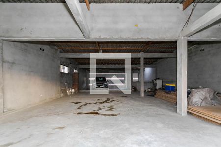 Casa para alugar com 200m², 2 quartos e 10 vagasEscada - Garagem