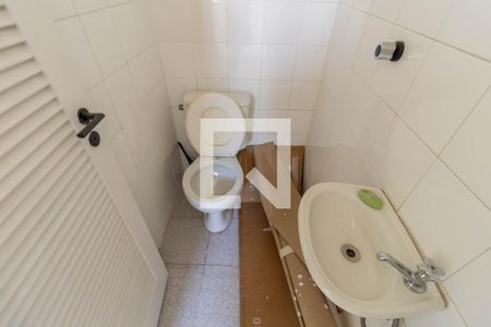 Apartamento para alugar com 168m², 3 quartos e 3 vagas Apartamento para alugar com 168m², 3 quartos e 3 vagasBanheiro de Serviço