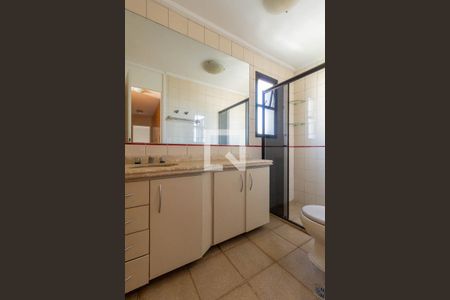 Apartamento para alugar com 168m², 3 quartos e 3 vagas Apartamento para alugar com 168m², 3 quartos e 3 vagasBanheiro da Suíte 1