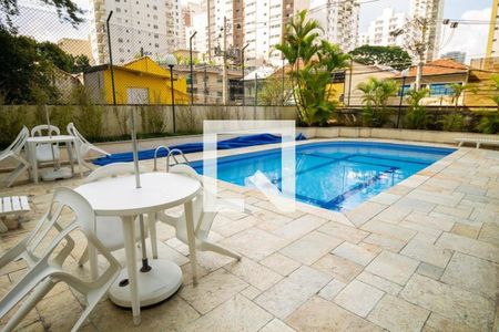 Apartamento para alugar com 168m², 3 quartos e 3 vagas Apartamento para alugar com 168m², 3 quartos e 3 vagasÁrea comum - Piscina