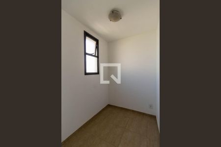 Apartamento para alugar com 168m², 3 quartos e 3 vagas Apartamento para alugar com 168m², 3 quartos e 3 vagasQuarto de Serviço
