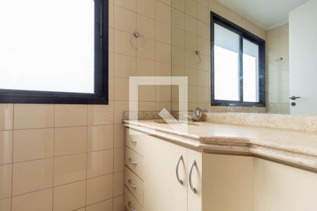 Apartamento para alugar com 168m², 3 quartos e 3 vagas Apartamento para alugar com 168m², 3 quartos e 3 vagasBanheiro da Suíte 2