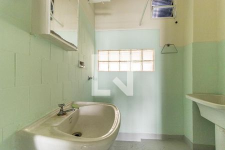 Banheiro de kitnet/studio para alugar com 1 quarto, 50m² em Campos Elíseos, São Paulo