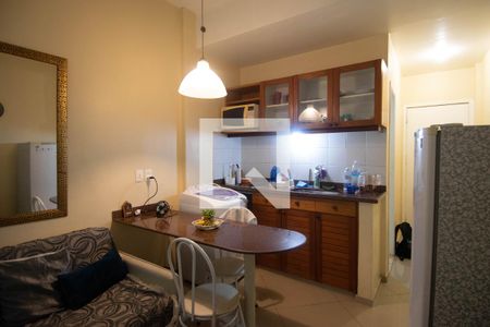 Sala de kitnet/studio para alugar com 1 quarto, 28m² em Copacabana, Rio de Janeiro