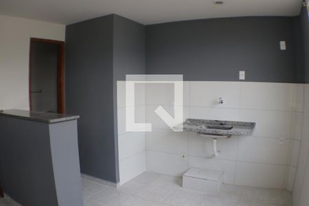 Cozinha de kitnet/studio para alugar com 1 quarto, 40m² em Curicica, Rio de Janeiro