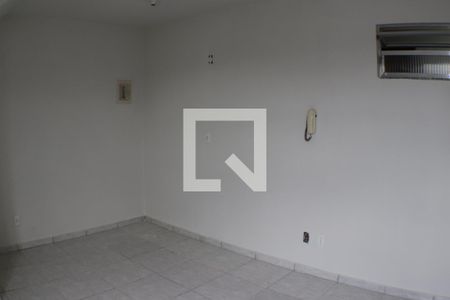 Quarto de kitnet/studio para alugar com 1 quarto, 40m² em Curicica, Rio de Janeiro