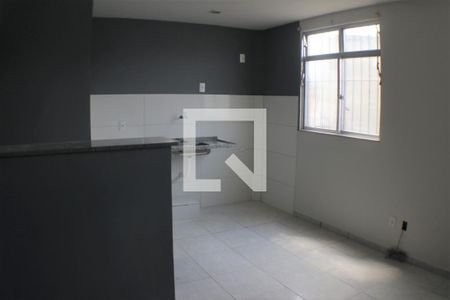 Cozinha de kitnet/studio para alugar com 1 quarto, 40m² em Curicica, Rio de Janeiro