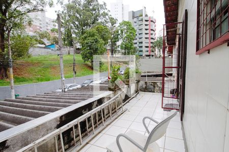 Casa à venda com 780m², 4 quartos e 5 vagas Casa à venda com 780m², 4 quartos e 5 vagasVaranda Suíte 1