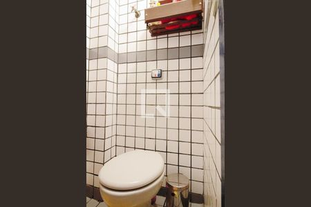 Casa à venda com 780m², 4 quartos e 5 vagas Casa à venda com 780m², 4 quartos e 5 vagasLavabo