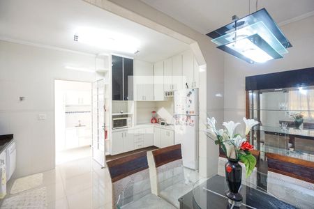 Casa para alugar com 150m², 3 quartos e 6 vagasCozinha