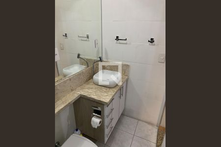 Banheiro da Suíte de casa à venda com 3 quartos, 103m² em Quitaúna, Osasco