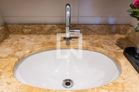 Apartamento para alugar com 63m², 2 quartos e 2 vagasBanheiro Social Detalhe