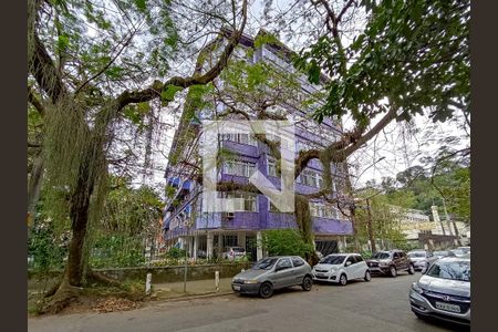 Apartamento à venda com 80m², 2 quartos e 1 vagaFachada e portaria