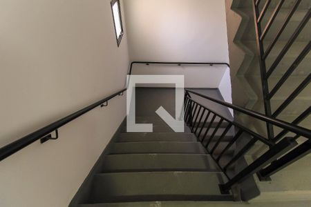 Apartamento para alugar com 42m², 2 quartos e sem vagaEscada