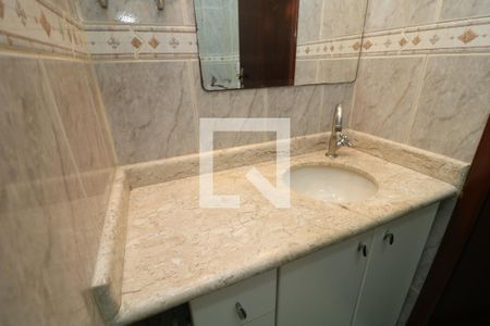 Casa à venda com 107m², 3 quartos e 2 vagasBanheiro