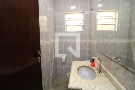 Casa à venda com 107m², 3 quartos e 2 vagasLavabo