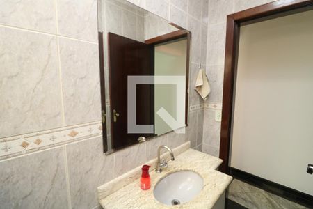 Casa à venda com 107m², 3 quartos e 2 vagasLavabo