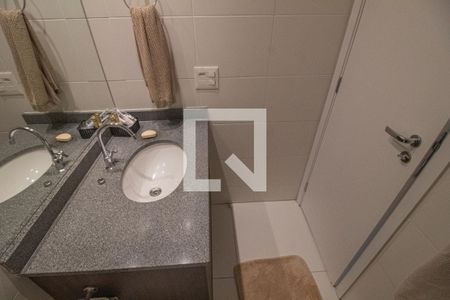 Banheiro de apartamento para alugar com 1 quarto, 47m² em Alto da Boa Vista, São Paulo