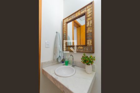 Lavabo de casa à venda com 3 quartos, 165m² em Guarujá, Porto Alegre