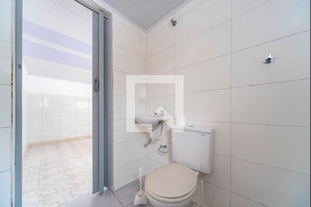 Banheiro  de kitnet/studio para alugar com 1 quarto, 30m² em Vila Suíça, Santo André