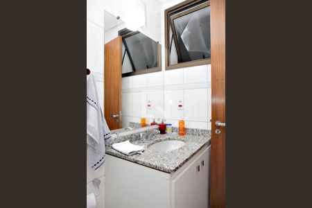 Apartamento à venda com 82m², 3 quartos e 2 vagasBanheiro 2