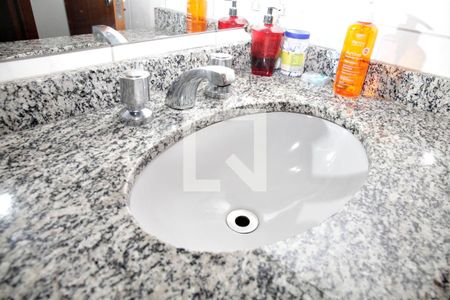 Apartamento à venda com 82m², 3 quartos e 2 vagasBanheiro 2