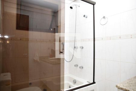 Apartamento à venda com 82m², 3 quartos e 2 vagasBanheiro Quarto 1 Suíte