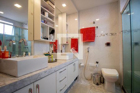 Apartamento à venda com 220m², 3 quartos e 2 vagasBanheiro da Suíte 1