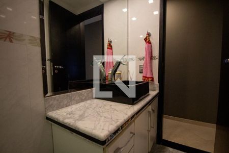 Apartamento à venda com 220m², 3 quartos e 2 vagasBanheiro Social