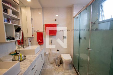 Apartamento à venda com 220m², 3 quartos e 2 vagasBanheiro da Suíte 1