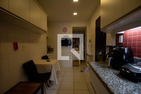 Apartamento à venda com 220m², 3 quartos e 2 vagasCozinha e Área de Serviço