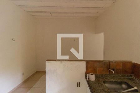 Sala/Cozinha de kitnet/studio para alugar com 1 quarto, 7m² em Juriti, Nova Iguaçu