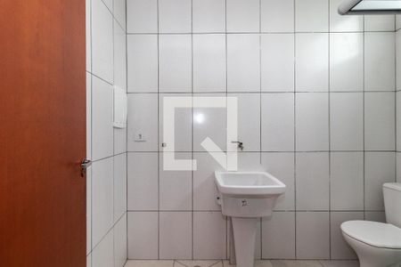 Banheiro e Área de Serviço de casa para alugar com 2 quartos, 63m² em Limão, São Paulo