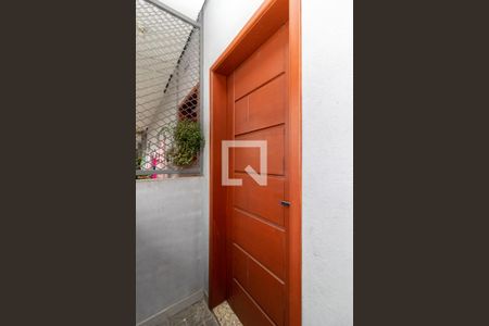 Casa para alugar com 63m², 2 quartos e sem vaga Casa para alugar com 63m², 2 quartos e sem vagaEntrada / Corredor Lateral