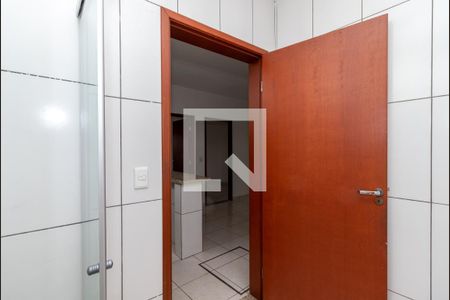 Casa para alugar com 63m², 2 quartos e sem vaga Casa para alugar com 63m², 2 quartos e sem vagaBanheiro e Área de Serviço