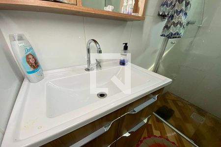 Casa à venda com 120m², 2 quartos e 2 vagasPia do Banheiro