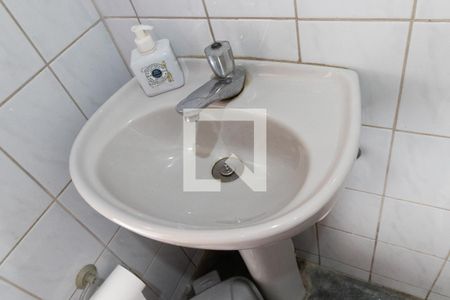 Casa à venda com 702m², 5 quartos e 5 vagasBanheiro 2