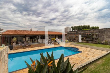 Casa à venda com 702m², 5 quartos e 5 vagasPiscina