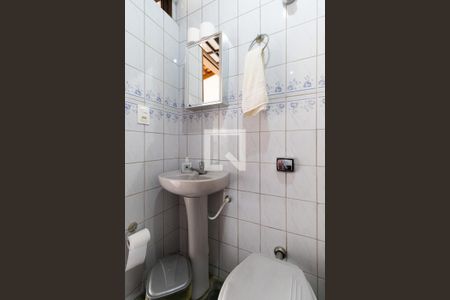 Casa à venda com 702m², 5 quartos e 5 vagasBanheiro 2