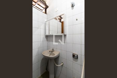 Casa à venda com 702m², 5 quartos e 5 vagasBanheiro da Suíte 2