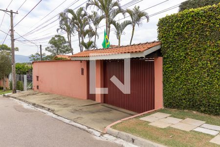 Casa à venda com 702m², 5 quartos e 5 vagasFachada